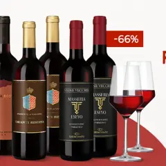 Flaschen mit teurem italienischem Rotwein, darunter Chianti Riserva, und zwei Gläser gefüllt mit dem edlen Tropfen. Ein Angebot mit -66% Rabatt.
