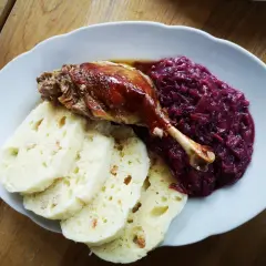 Adršpach: Gdzie zjeść? Najlepsze restauracje i czeskie piwo!