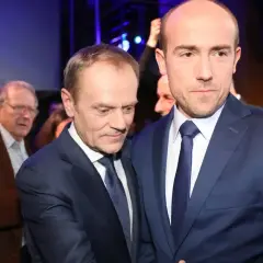 Czy Platforma Obywatelska to lewica czy prawica? Sprawdź jej ideologię