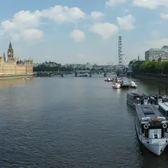 Nad jaką rzeką leży Londyn? Odkryj tajemnice Tamizy i jej znaczenie
