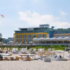 Hotel Bryza - ile ma lat i jak wpłynął na turystykę w Juracie?