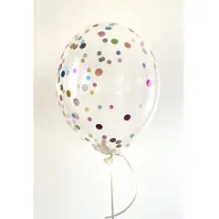 Przezroczysty balon wypełniony kolorowym konfetti.