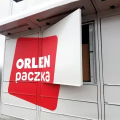 Automaty paczkowe Orlen Paczka. Wiele osób chwali sobie wygodę i szybkość odbioru.