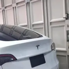 Ile ładuje się Tesla? Czasy, czynniki i porady eksperta