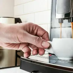 Jak wyciszyć ekspres do kawy i cieszyć się ciszą w kuchni
