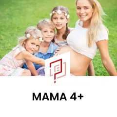 Ciężarna mama z trójką dzieci na trawie. Myślą o przyszłości i emeryturze za 4 dzieci.