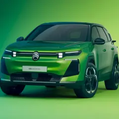 Nowy, zielony Citroën C5 Aircross w teście. Nowoczesny design i charakterystyczne światła LED.