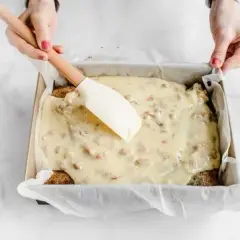 Pyszny przepis na polewę do ciasta, która zachwyci smakoszy