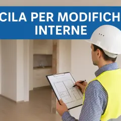Operaio con casco e giubbotto alta visibilità esamina progetto per modifiche interne senza autorizzazione.