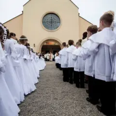 Komunia Święta: Kiedy i jak przygotować dziecko w III klasie?