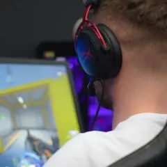 Jak podłączyć słuchawki bezprzewodowe do PS4 bez problemów?