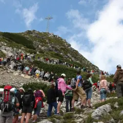 Giewont: Śpiący Rycerz, krzyż, szlaki. Przewodnik i zasady bezpieczeństwa