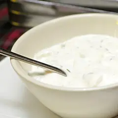 Sos czosnkowy jak z restauracji – idealny przepis na smakowitość