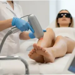 Depilacja laserowa: Czy boli? Poznaj prawdę i zminimalizuj ból