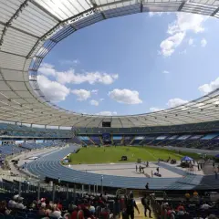 Stadion Śląski, z imponującą pojemnością, gotowy na zawody lekkoatletyczne.