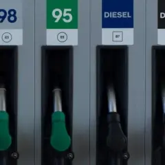 Czy diesel się pali? Odkryj niebezpieczeństwa i warunki zapłonu