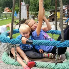 Kinderattraktionen in der Nähe: Top-Ausflüge für Familien finden