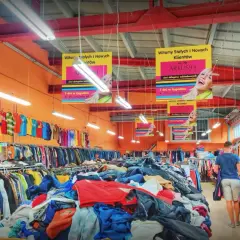 Ciuchy Kraków: Unikalne Sklepy z Odzieżą Używaną i Niskie Ceny