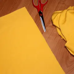 Jak przedłużyć spódnicę? Proste metody DIY z szyciem i bez!