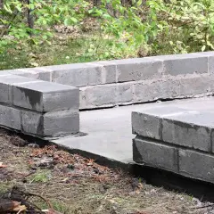 Jakie bloczki na fundament wybrać, aby uniknąć kosztownych błędów?