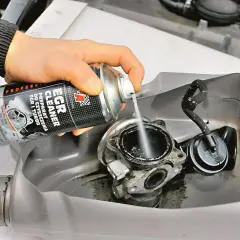 Czyszczenie zaworu EGR 1.9 TDI. Preparat EGR Cleaner usuwa nagary, eliminując objawy awarii.