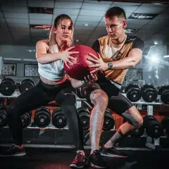 Jak zostać trenerem CrossFit? Sprawdź wymagania i kursy potrzebne