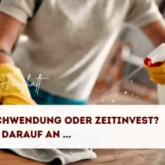 Person mit gelben Handschuhen sprüht Reinigungsmittel auf eine Oberfläche. Richtig putzen ist Zeitinvestition, keine Zeitverschwendung.