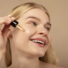 Jak używać serum z kwasem hialuronowym, aby uzyskać najlepsze efekty
