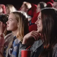Szukam filmu, w którym mogę znaleźć tytuł na podstawie opisu