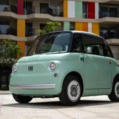 Miętowy Fiat Topolino, idealny do miasta. Sprawdź jego atrakcyjną fiat topolino cena!