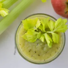 Koktajl z selera naciowego i banana - zdrowy przepis na energię