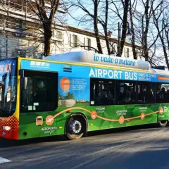Ile kosztuje taxi z lotniska Bergamo do centrum? Ceny i porady transportowe