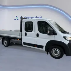 Jaki bus 4x4? Porównanie modeli, napędów i koszty. Wybierz mądrze!