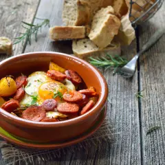 Kiełbasa z gęsi: tradycyjny przepis na wyjątkowy smak i aromat