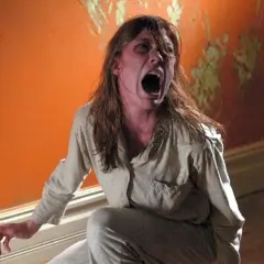 Najbardziej przerażające sceny z ręką w horrorach, które mrożą krew w żyłach