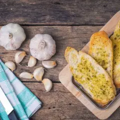 Czerstwy chleb: 15+ pomysłów, by nic się nie zmarnowało!