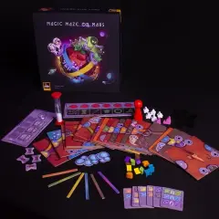 Gra planszowa Magic Maze on Mars, z elementami do gry, klepsydrą i kartami. Wiek graczy: 8+.