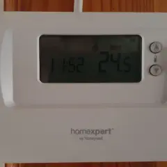 Jak podłączyć termostat pokojowy do pompy ciepła Panasonic bez błędów