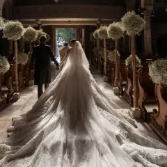 Suknia ślubna Kim Kardashian: Zaskakujące detale i cena tej ikony mody