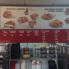 Jak wygląda KFC? Zobacz wnętrza i popularne menu w restauracji