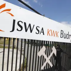 JSW SA KWK Budryk – symbol górnictwa i nadzieja na dobre notowania jsw. W tle wieża szybu kopalnianego.