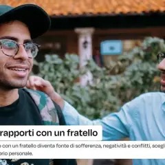 Due giovani uomini si guardano. Il testo suggerisce che a volte è necessario chiudere i rapporti con un fratello per preservare il proprio benessere.