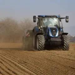 Opony do traktora: Ile ważą i jak zwiększyć ich moc?