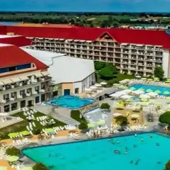 Ile gwiazdek ma hotel Gołębiewski? Sprawdź, co naprawdę oznaczają oceny.