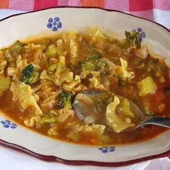 Minestra di Broccolo Romano: Ricetta Facile e Gustosa