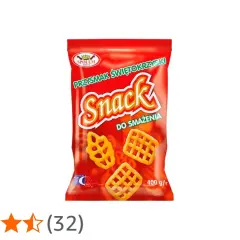 Czerwona paczka z przekąskami "Snack do smażenia" z widocznymi chrupkami o kształcie wafli.