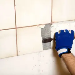 Jak skuć płytki podłogowe bez błędów? Kompletny poradnik DIY.
