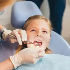 Co jest refundowane u dentysty? Sprawdź, co możesz zyskać na NFZ