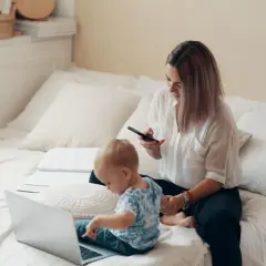 Czy na urlopie wychowawczym można pracować na cały etat bez konsekwencji?