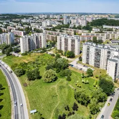 Jak dojechać do osiedla Złotego Wieku w Krakowie - najlepsze opcje komunikacyjne